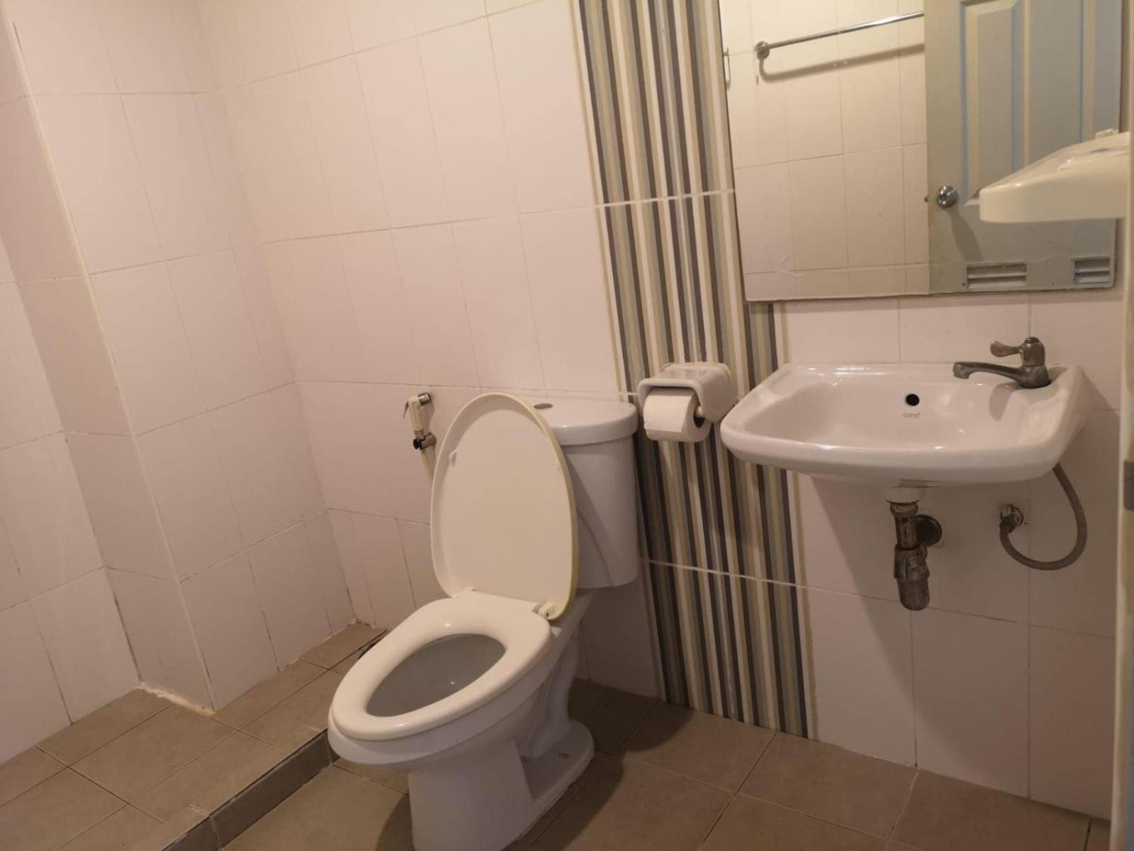 Kjs Pattaya Hotel Екстериор снимка
