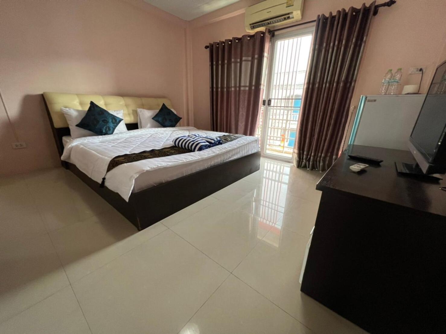 Kjs Pattaya Hotel Екстериор снимка