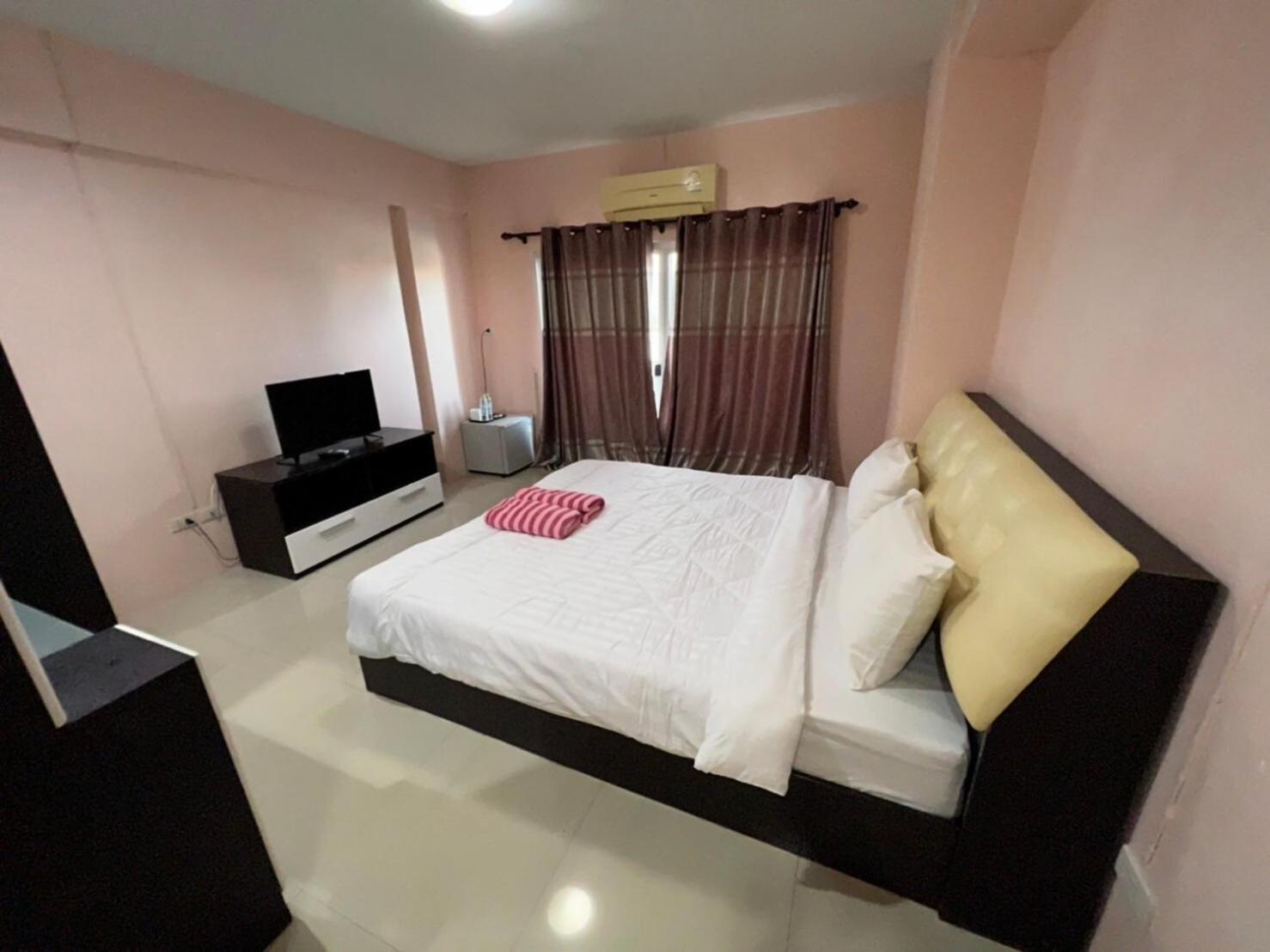 Kjs Pattaya Hotel Екстериор снимка