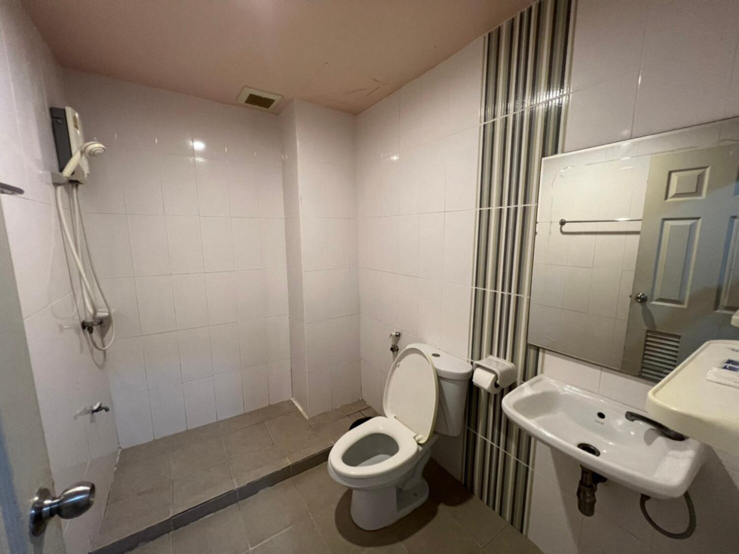 Kjs Pattaya Hotel Екстериор снимка