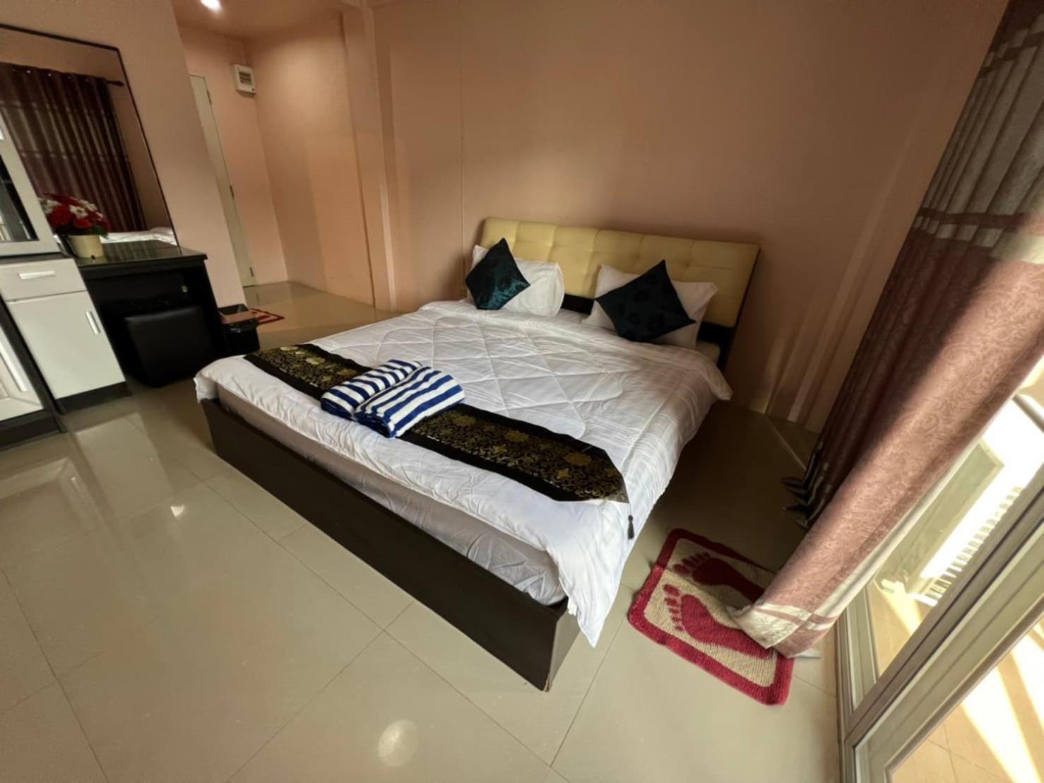 Kjs Pattaya Hotel Екстериор снимка