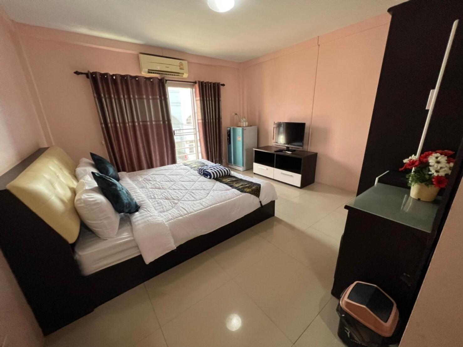 Kjs Pattaya Hotel Екстериор снимка